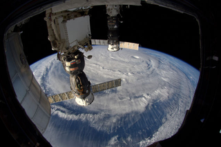Illustration for article titled Japan's Super Typhoon Neoguri Looks Terrifying From Space